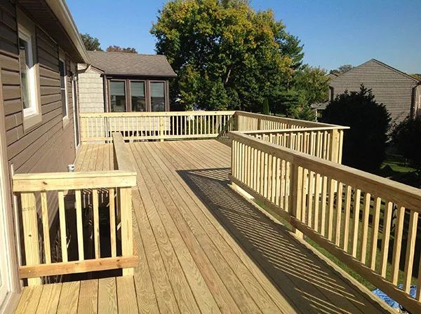 WOOD DECKING & RAILING